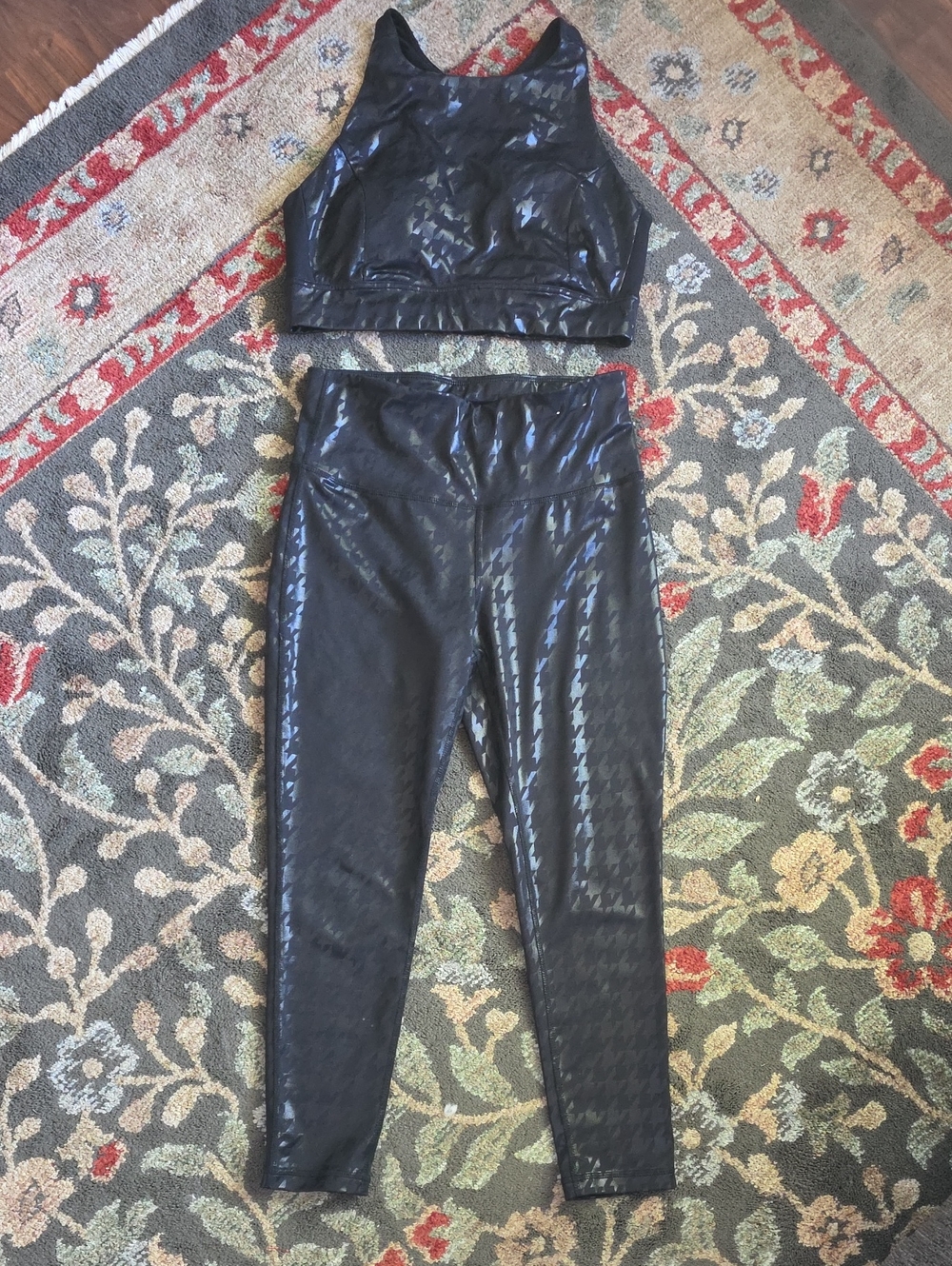 Xersion Black Shiny Houndstooth Leggings with Matching Crop Tank
